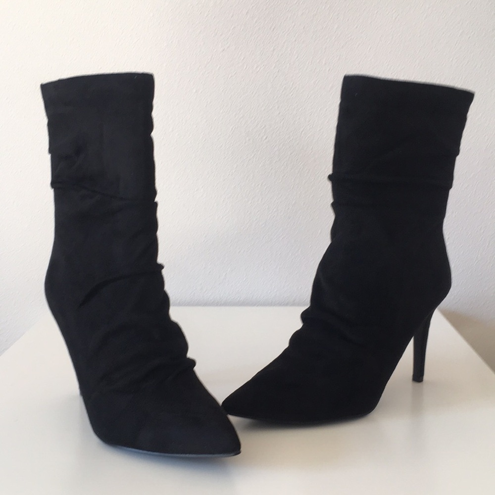New WB Woman’s Journee Collection Elegant Black Women's Boots